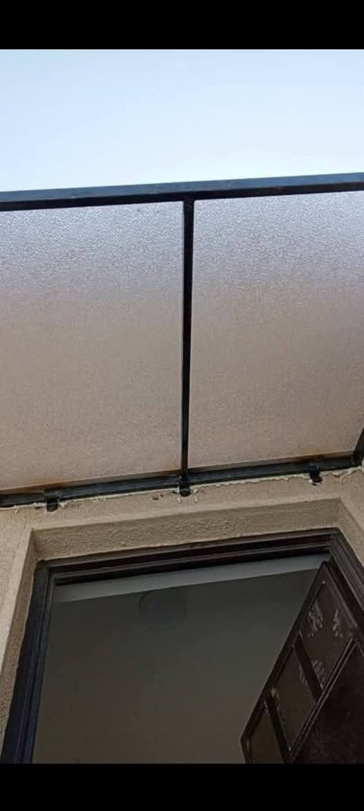 سلام عليكم اخوكم حداد متنقل وشغلي هندسي ودرجة أولى بيبان وشبابيك وسقيف كسبان وسندويج  وكفت لعمال اتصل وتدلل ***********
