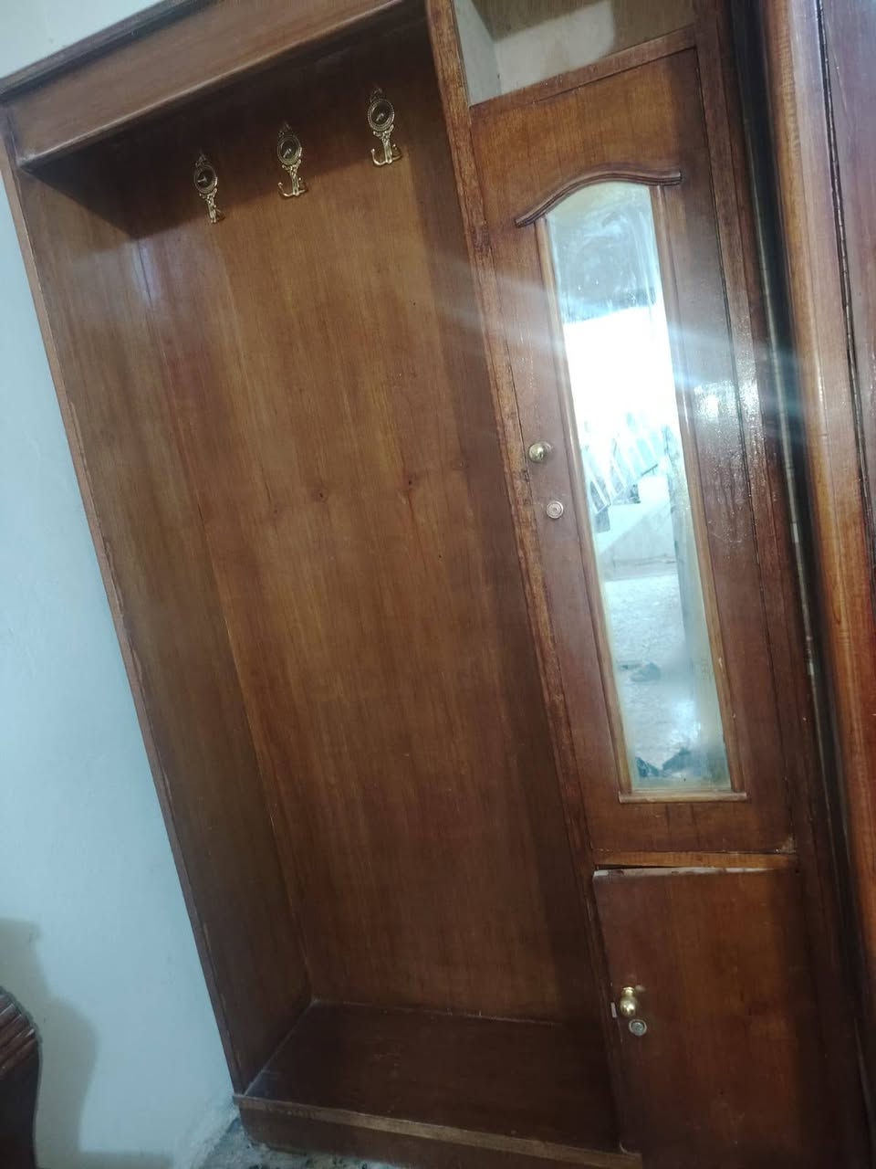 السلام عليكم أغراض للبيع مستعملات شي قليل نظيفات و بأسعار مناسبة
للأستفسار : ***********
