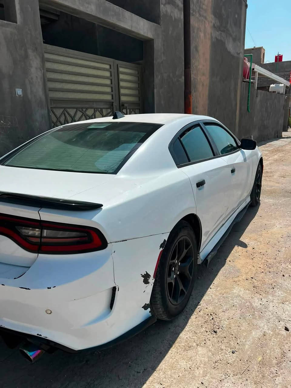 السلام عليكم. جارجر مديل ١٦ رقم بصره بسمي تحويل ثاني يوم. Sxt بيه ٤ قطع السياره استخدام شخصي تخم تاير جديد كير  مكينه كله كفاله مكاني قضاء المدينه رقم هاتف  السعر ١٦٥ وبيها مجال***********
