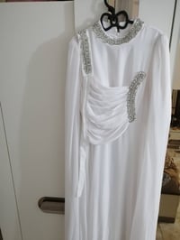 فستان عقد ما ملبوس بس مره وحده البيع ماخذته ١٢٠ اريده ب٩٠ يلبس وزن ٥٠ ...