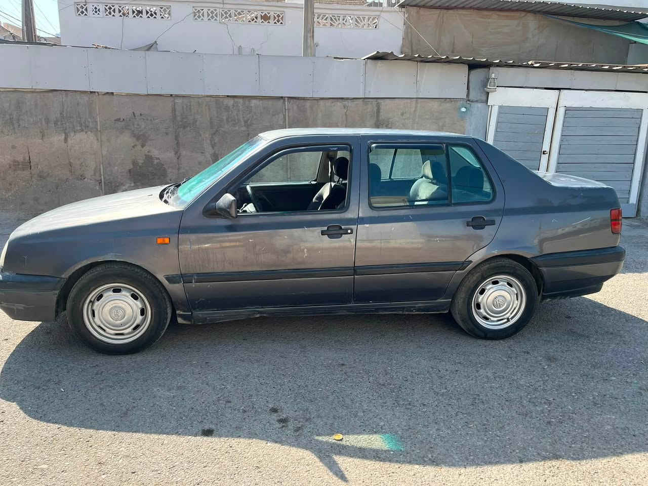 كولف فنتو موديل ٩٣ رقم بغداد انكليزي باسمي تحويل مباشر سنويه الى ٢٠٣١ هزه جديده
كير محرك مكفول شرط تبريد ثلج  شغال سعر ٣٥ 

***********
