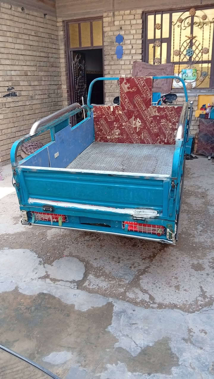 سلام عليكم 
   لبي ع       ستوته  صقر البلال الصلي 
                  اوراق كامله الصليه مالته
ستوته نضيفه. مثل مامضح بصوره 
                 لون سمائي 
                  ركبه مكفوله من لحيم
المكان العبيدي قرب فلكت العبيدي
وباقي تفاصيل عل ***********
                  غير متواجد عل فيس
