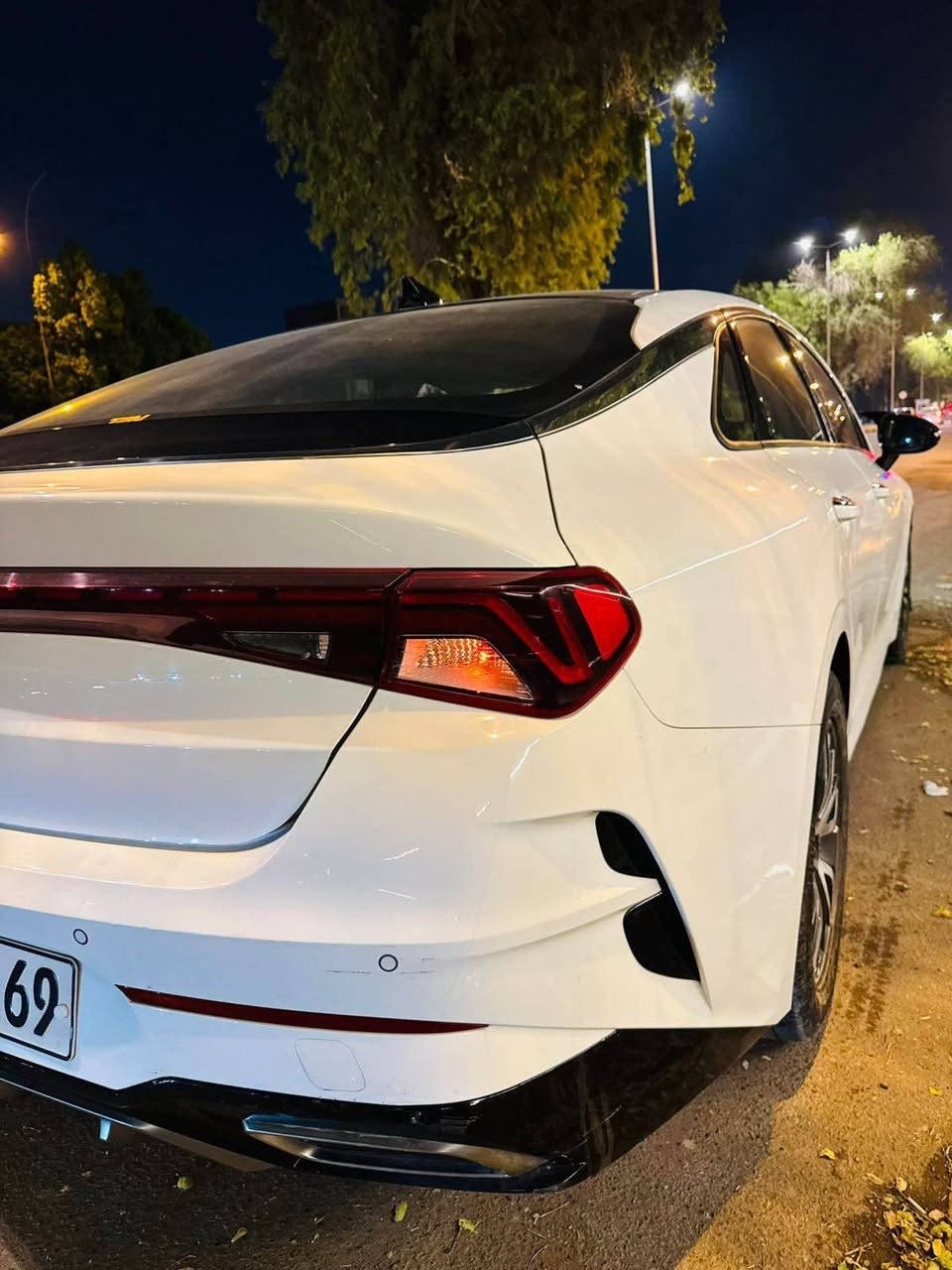 K5 2021

خليجي وكاله NIM

رقم اربيل الجديد بسمي هزه وسنويه جدد

السياره فول مواصفات 1/1 

مكينه 2000 دوش المرغوب

بنيد مبدل وكاله اثر طخه سطحيه بسيطه بدون اي داخل وبنيدها القديم موجود ومكانين بارد فقط الباقي كفاله عامه 

مكان السياره بغداد الكرخ 

‭ *********** بغداد, العراق
