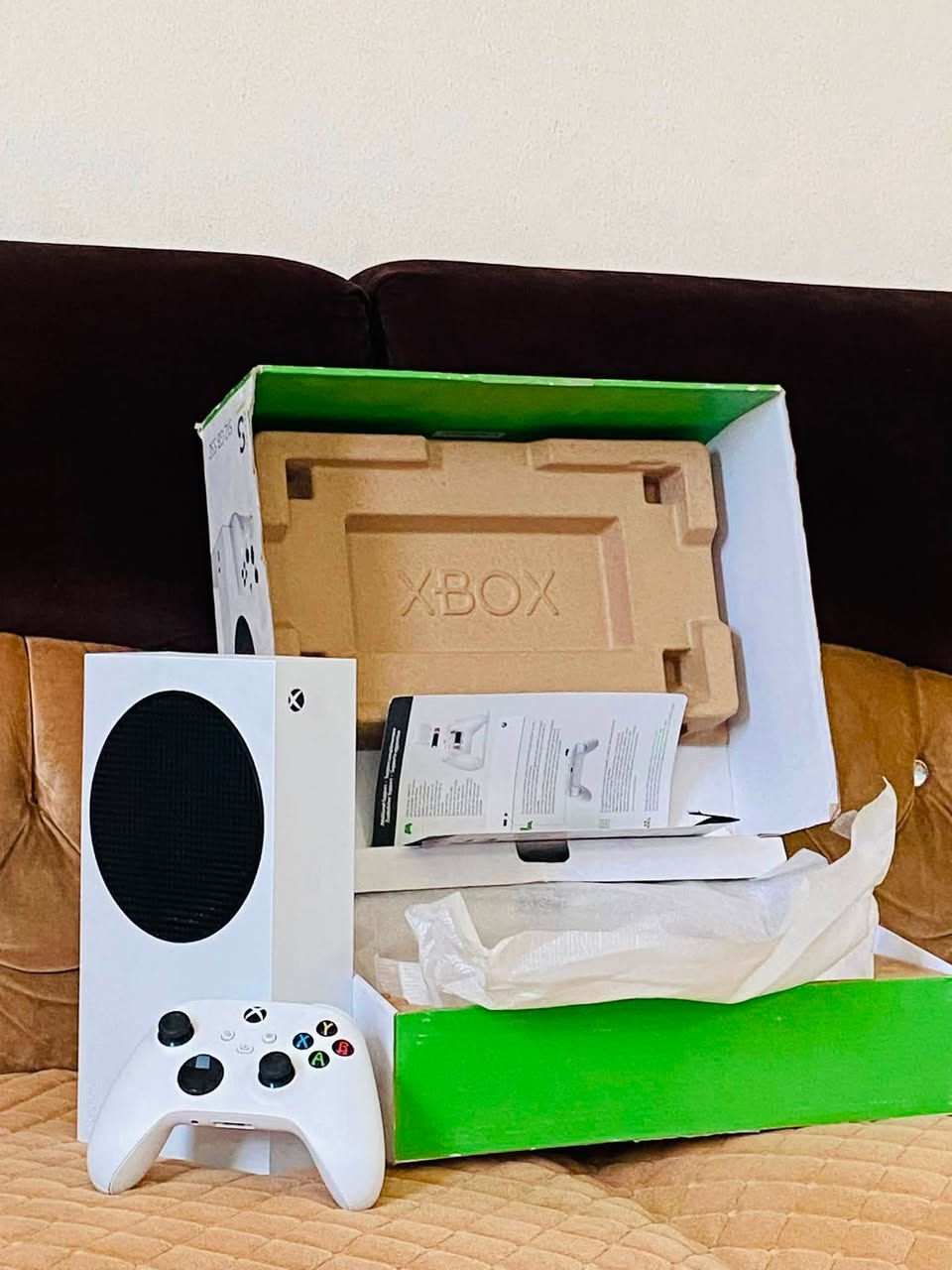 📣 للبيع: Xbox Series S (بحالة الوكالة)

الجهاز: Xbox Series S (نسخة رقمية بالكامل)

الهارد: 512GB SSD فائق السرعة

الحالة: شبه جديد، ستيكر المصنع لم يُفتح بعد

الملحقات: الكرتونة الأصلية، كافة الأوراق، الكابلات، واليد الأصلية

الأداء: يدعم حتى 120 FPS وسرعة تحميل خارقة للألعاب.

بيع او مراوس
***********
