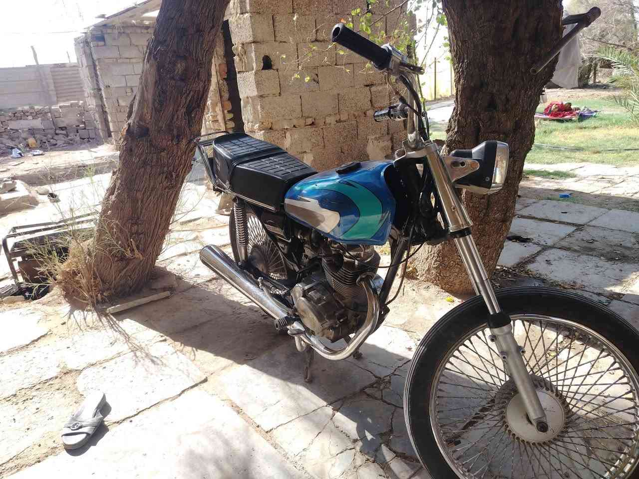 دراجه لبيع حلو ما ناقصه شي سعر 300 وبيه مجال مكان رفاعي***********
