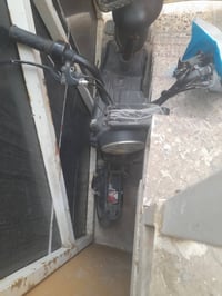 عندي دراجة شحن للبيع بطاريات واكفة .قيم بل يرضي الله بيه .مكاني الشعب ...