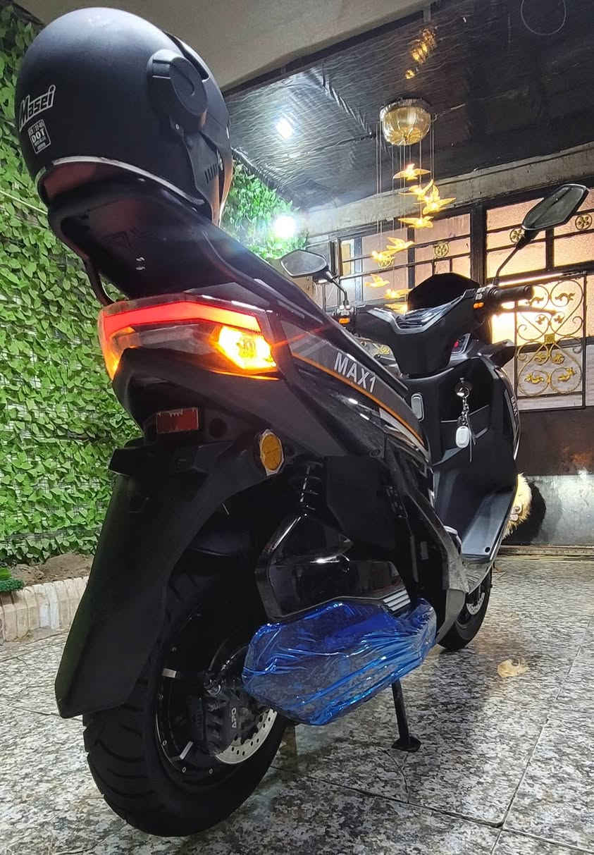 السلام عليكم..دراجه T.MAX..وكالة..APO..بطاريه ليثيوم فوسفات الحديد 35 امبير ...72 فولت
ملف 3000...مخرج شحن USP...مثبت سرعه...عدد التحويلات 1..2..3..R...سوجين ..بصمتين ...كارتين تشغيل ...شاحنه اصليه تدعم الشحن السريع والأيقاف الذاتي عند امتلاء البطاريه...دسك أمامي خلفي...الاطارات قياس 12...الدراجه تمشيك بل شحنه الواحده اكثر من 70.k كيلو بل شحنه الواحده حسب الوزن والسرعه...
السعر (مليون و300) قفل ..مكاني بغداد الشعب قرب محكمة الشعب الجديده على الشارع العام الشراي يتصل...***********...واتساب موجود
