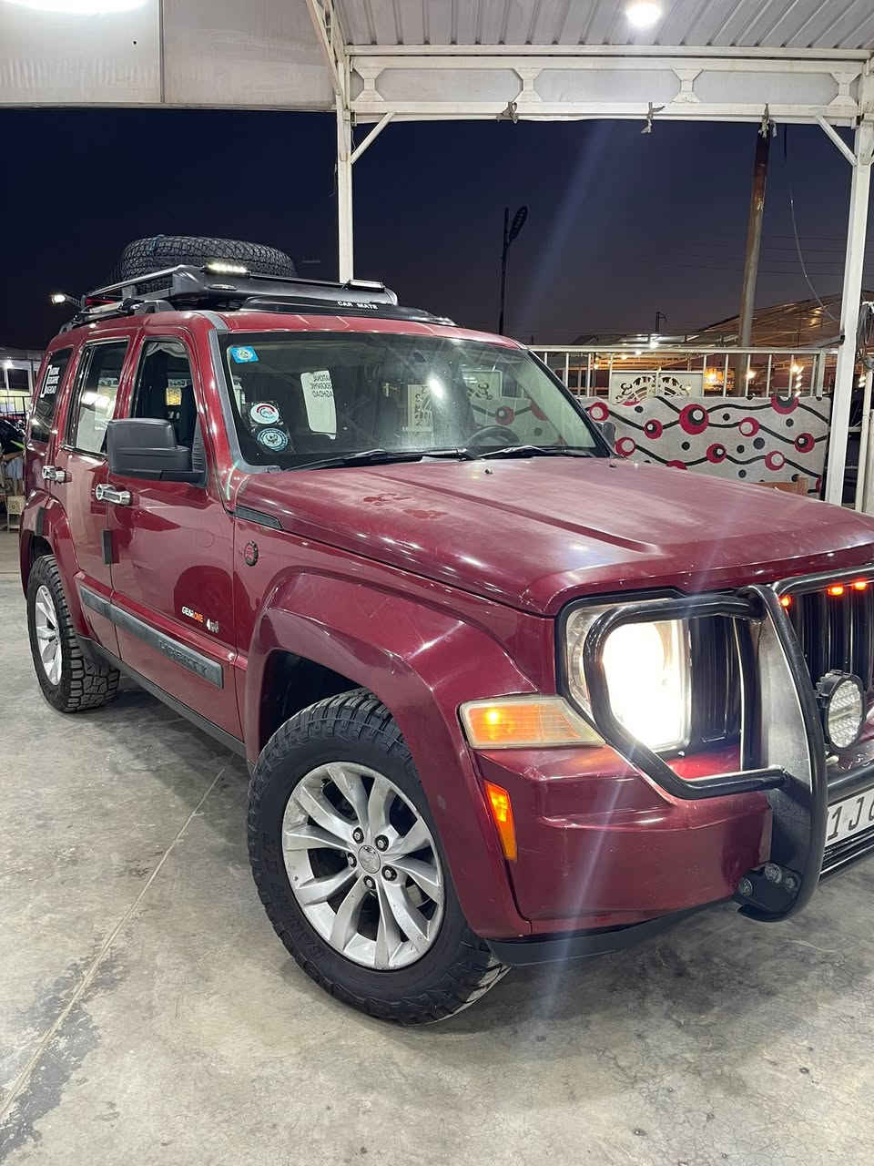 � جيب ليبرتي 2008 
يرهم بيع أو مراوس 

✅ سيارة جاهزة

📌 المواصفات:
• محرك V6 
• كير خير من الله
• المكينة بيه صوت رواجز
• تبريد وتدفئة فول
• صدر أمامي وخلفي
• درع أمامي + سبايدر
• رقم بغداد تحويل مباشر
• فتحة سقف
• تخم تايرات جديد
• كاميرا خلفية
• صبغ بابين وبنيد ، بدون أي صبغ بالدواخل

💰 السعر:75 وبي مجال 

📍 مكان السيارة: ديالى

📞 للتواصل: ***********
