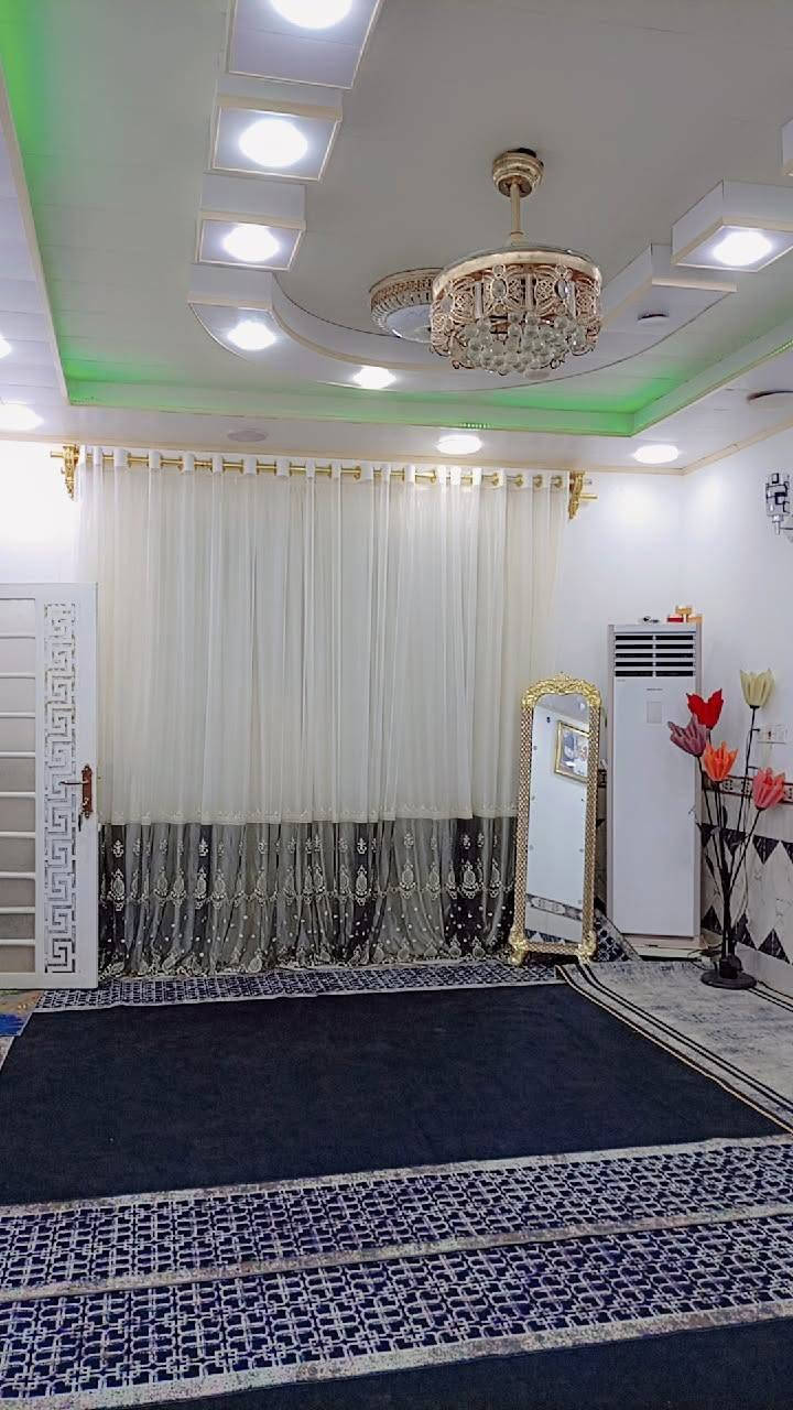 بيت زراعي سند 25 للبيع قاطين القاط الاول استقبال 4×6 وغرفتين 4×5 4×4 وصاله 4×6 ومطبخ 5×4 وصحيات خارجية وداخليه ومناور اثنين وطرمه كبيرة القاط الثاني غرفه 10 متر نضام سويت وصاله كبيرة  والمساحه 200متر
