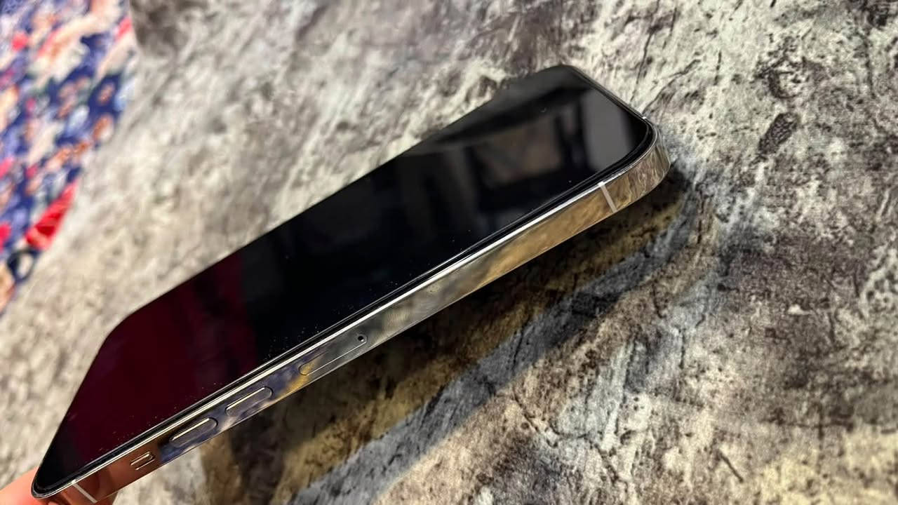 البيع آيفون 13 بره ماكس جهاز نضيف بطاريه 96 تك ذاكره 128 ابدل بس شاشه نوعيه زينه سعر جهاز 500 وبي مجال ***********
