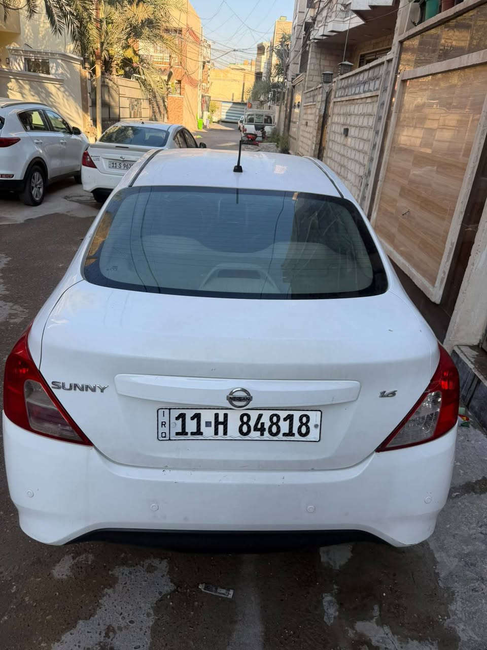 السلام عليكم نيسان سني هندي موديل 2019 رقم بغداد سياره جاهزه تخم تاير جديد ويل كب تبريد ثلج  صدر جديد بيها صبغ مكانات بسيطه ماشيه 175 مكاني بغداد الكريعات السعر 98  رقم ***********
