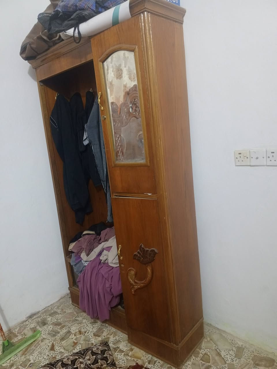 غرفه اخشاب مستعجل علئ بيعته 300
***********
