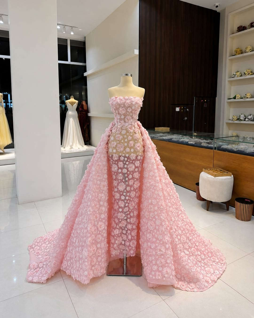 ✨ أزياء لوليتا للعرائس ✨
كل ما هو جديد ومميز من الأناقة والجمال 👗🤍

📍 العنوان: البصرة – الجبيلة
مجاور مدارس دار المعارف، مقابل لولو كاتي للأطفال

يفتح المحل يوميا من الساعه 9 صباحا الى ساعه 11 ليلاً على مدار الاسبوع 

📞 للاستفسار والتواصل: ***********

ننتظركم بكل حب في أزياء لوليتا 🤍✨

#fypppppppppppppppppppppppppppppppppppppppppppppppppppppppppppppppppppppp #explorepage✨ #artist #fypシ゚viralシfypシ゚ #ازياء
