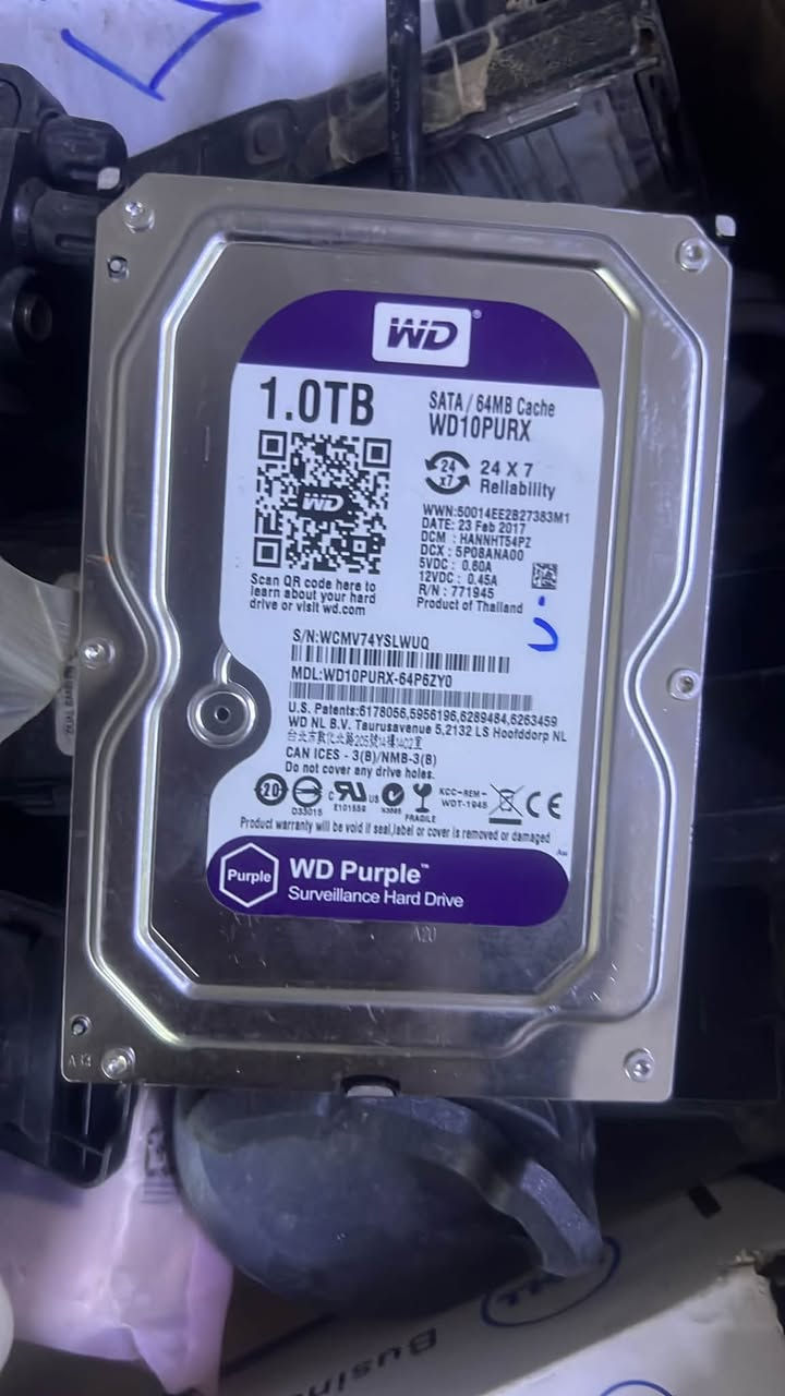 هارد pc او dvr او nvr البنفسجي  الاصلي 
قياسات 
٥٠٠ كيكا ب ١٠ الاف 
١ تيرا ٢٥ الف 
٢ تيرا ٤٠ الف 
٤ تيرا ٦٠ الف 
شرط الشغل ضمان اسبوع 
تتوفر كميات كبيرة 
ويتوفر ايضاً دي في ار وان في ار محولات وكافة ملحقات الكامرات 
للاستفسار ***********
