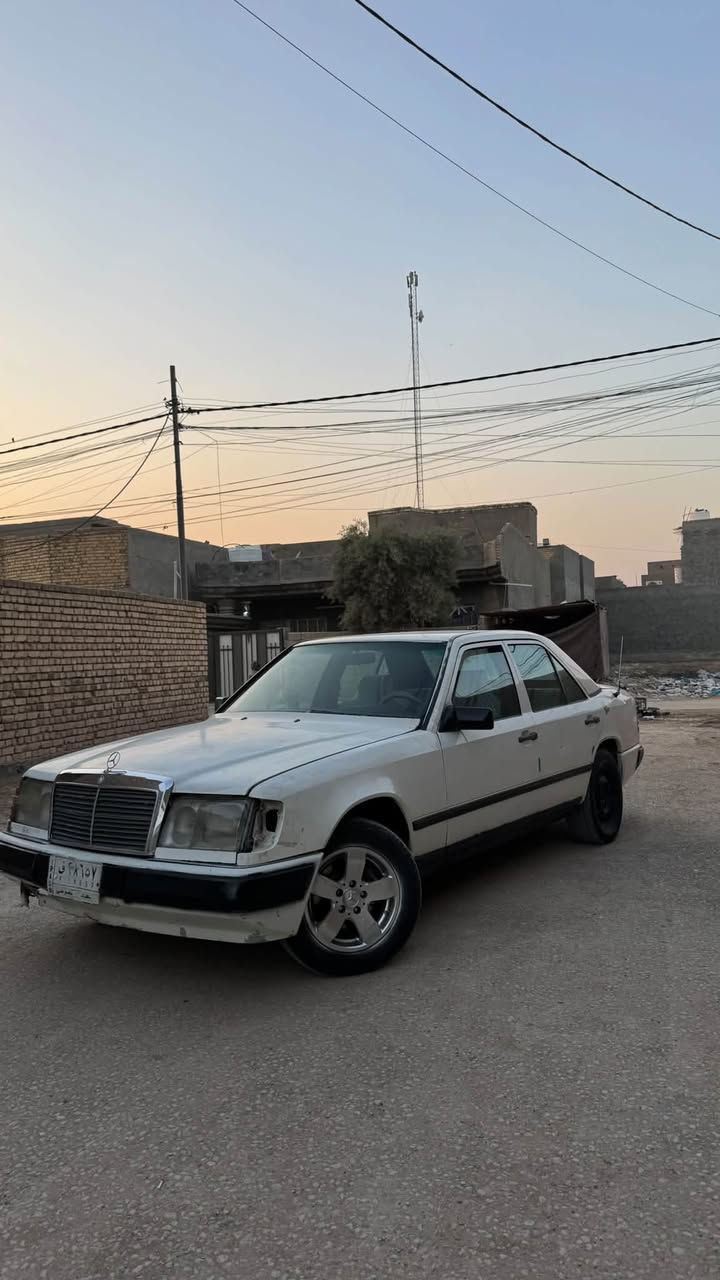السلام عليكم مكلف بل نشر
مارسيدس دب للبيع مكينه وكير حداديه كله جديد 
رقمها بغداد 
السياره جديده تخم تاير 
سنويه  ل ٢٩ 
عنوان بابل 
السعر ٢٥ وبيها مجال 
رقم ***********
