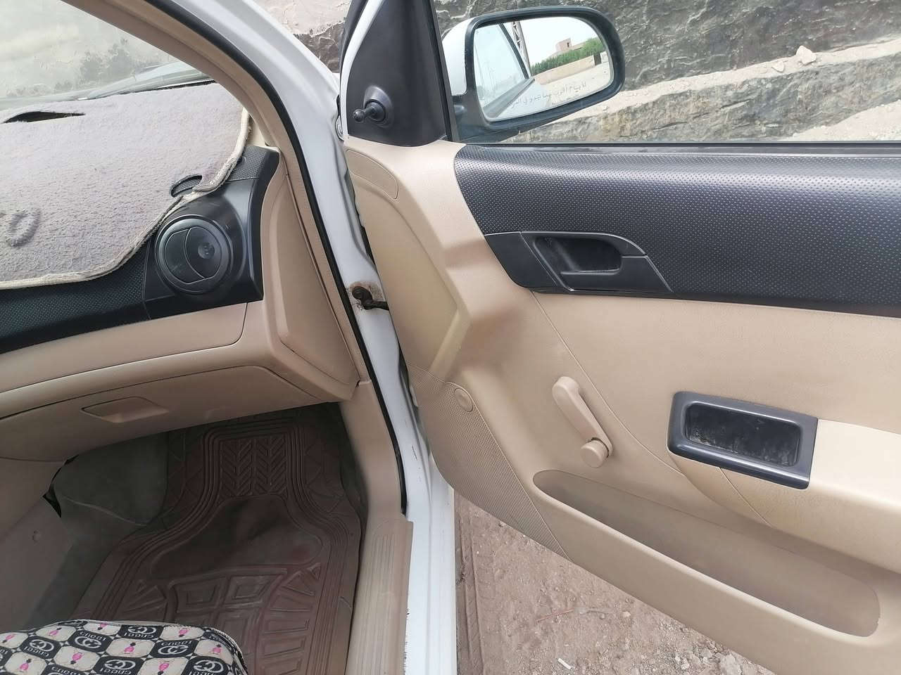 افيو موديل ٢٠١٥رقم قادسيه باسمي العنوان الديوانيه المواصفات تخم تاير جديد باتري جديد محرك جديد تبريد ثلج كهربائيات مضبوطه السياره مانقصه اي شي فقط بيه ٤ أصابع خشم الجاملغ الأمامي صبغ قليل جهة  العبري  السعر ٨٥ قبل لاتدخل صلي على محمد وآل محمد رقمي *********** بيه واتس اب تواصل معاي وبيك خير وتدلل السياره جديده
