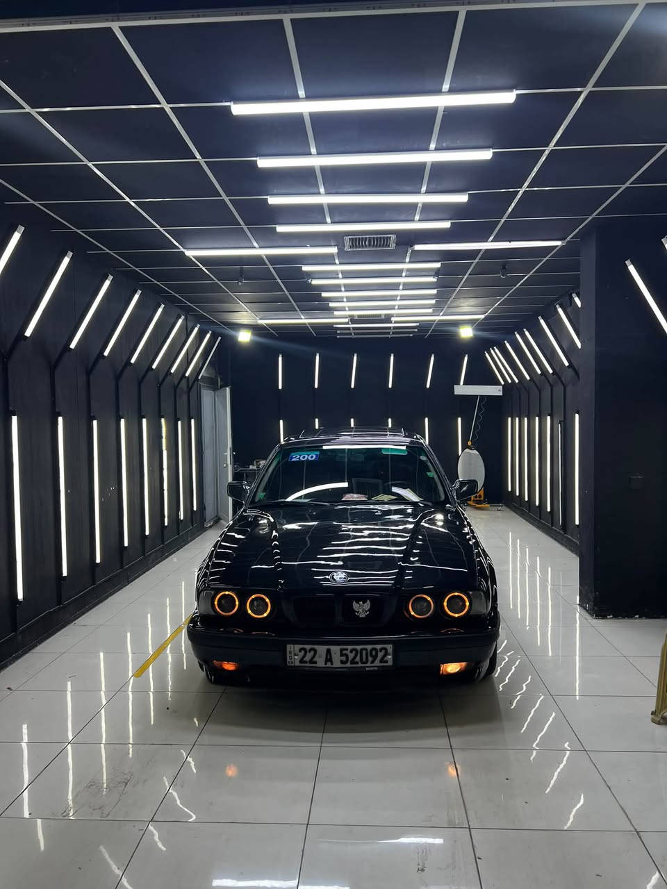 سلام عليكم 🫡 
بيئم دبليو 1993 فول فول مواصفات ☝🏽
اصل فصل 525 گير توماتيك بلادي 💯
السياره من الدعاميه للدعاميه كله بلادي 👍🏽
سلايت كهربائي + كشنات جلد + كشنات تدفئه 
تبريد ثلج ثلج 🥶 + لايتات زينون + لايتات حلقه 
بجم عريض + وياله و دعاميات M + دبل ايرباك 
بريك ABS + ماشالله بحياتي ماشايف هيج تبريد بارد 🥶
گير محرك بشرط بل باكيت لا صرف لا بخار كلش جديد 🆕 
الله شاهد سياره مال جناي شغل و اطلع دينار مصرف مابي
تخم تايرات جديد + صدر امامي خلفي جديد + دسكات جديد
السياره بدون ضربه + بدون خياس + فقط صبغ جماليه فقط ماشاءلله ماباقي هيجي سياره نضيف الي يشتريها يشوف الف خير
رقم اربيل رقم سنويه هزه كله جديد بسمي شخصي لحد 2031
العنوان ~ كلار قضاء سليمانيه 📍
السعر ~ 77 ورقه وبيها مجال 💸
الهاتف ~ ***********
اخوان السوك كلشي بي حتى ب 20 ورقه اكو بس كلشي بسعره 
ملاحظة ~ تجي اذا مو مثل المنشور و مو مثل الصور مصاريفك عليه
