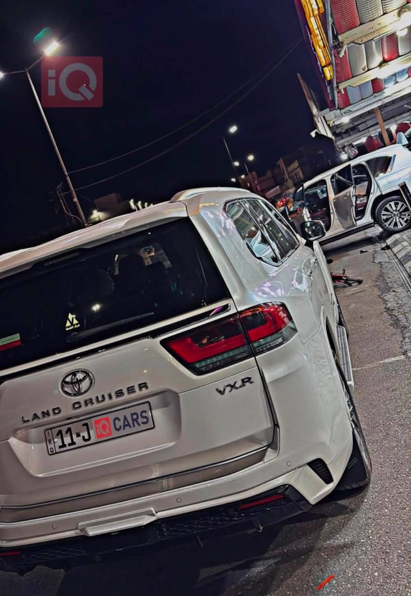 السلام عليكم
لاندكروز VXR 1/1 2024 
توين تيربو ضمان SAS 
كفاله عامه مغلفه PPFمن زيرو 
اعلى فئه بلاندكروز رادار 
ابواب شفط 

ستيرن كهرباء 

تحديد مسار 

نقطة عمياء 

خمس ابواب كهرباء 

شاشات 

كامرات 

بصمات 

فتحه سلايت 
ماشيه 48 

فووول ماكو أعلى منها بعد 

السعر : 850 بيه مجال ***********
