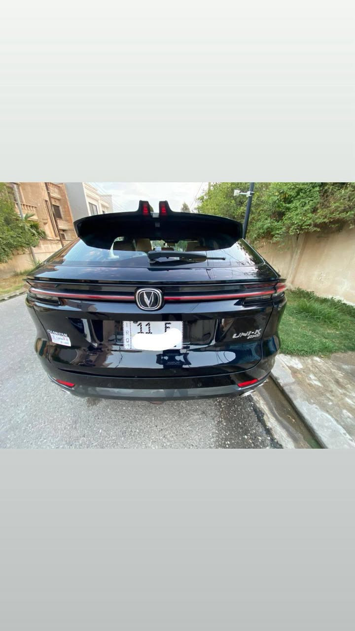 السلام عليكم شانجان يونيكي ٢٢ فول مواصفات اعلى فئة كشنات جلد تدفئة تبريد داخل مشمشي حساست كامرات داش كام اصليتها بل سيارة امامي خلفي
ما بيها ضرربخصة بحافة الصندوك من الاسفل اربع اصابع ومعدلة ع البارد  بقية مكفولةبعدها بل ضمانضمانها سنةمن الشركةشاشة كبيرة ثلاث انضمة قيادة 
فور ويل وتو ويلشاشة كبيرة ثلاث انضمة قيادة 
فور ويل وتو ويلمحرك الفين تيربو قطارة بانزين تمشي على العاديتبريد امامي خلفيحجم تايرات معرف شكدكله جديد ما بيها اي نقص السيارةسماعات سوني  على كامل السيارة وسماعات راس في كسن السائق ايضا ماركة سونيهاند بريك بصمة و اوتو ستوب تحكمات ستيرن مثبت سرعة مثبت مسار توجيه ذكيبانوراماتايراتها جداد معرف حجمهم يمكن ٢١يدات الباب من الخارج شفط  السعر ٣١ مليون وبيها مجال بسيط العنوان اليرموك الهاتف ***********
