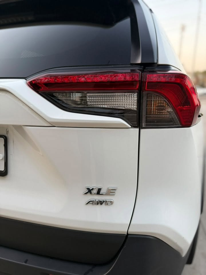 سلام عليكم سعر بلاشش 💣🔥
راف فور XLE AWD.
موديل2024
الضر:بيها قطعة جاملغ امامي جهة سايق صبخ  
بدون دواخل
فول فول مواصفات
ماشي 23,000 ميل
ملاحزاد بيها مكانين صغير تعديل 
سياره رقم اربيل تحويل + وكالة شرط 
رقم شاصي موجود داخل الصور
2T3P1RFV5RC464107
للتواصل *********** واتساب +كورك
