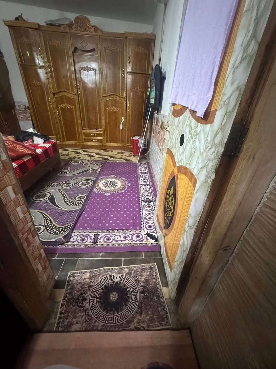 السلام عليكم 🧿🪬
بيت للبيع زراعي مساحه 100م سند 117 في الزعفرانيه دور الصحه خدمات ماء كهرباء ومجاري بالركن قريبا تدخل للفرع 
تفاصيل البيت  استقبال جبيره + صاله + مطبخ حار وبارد + غرفه اخيره + بيتونه كامله + سطحين فوك كبار 
البيت كامل بناء طابوك 2021 كامل من ڪُݪشي سيراميك وكاشي وبياض 
مكانه كلش حلو قريب على شارع 40 مال امانه الجديد والمنطقه كامله من البناء 
كلشي قريب عليك سوك خطوط مدارس صيدليات اسواق كلشي قريب  
متواجد ماسنجر 
ورقمي بيه خط وبيه واتساب ***********
