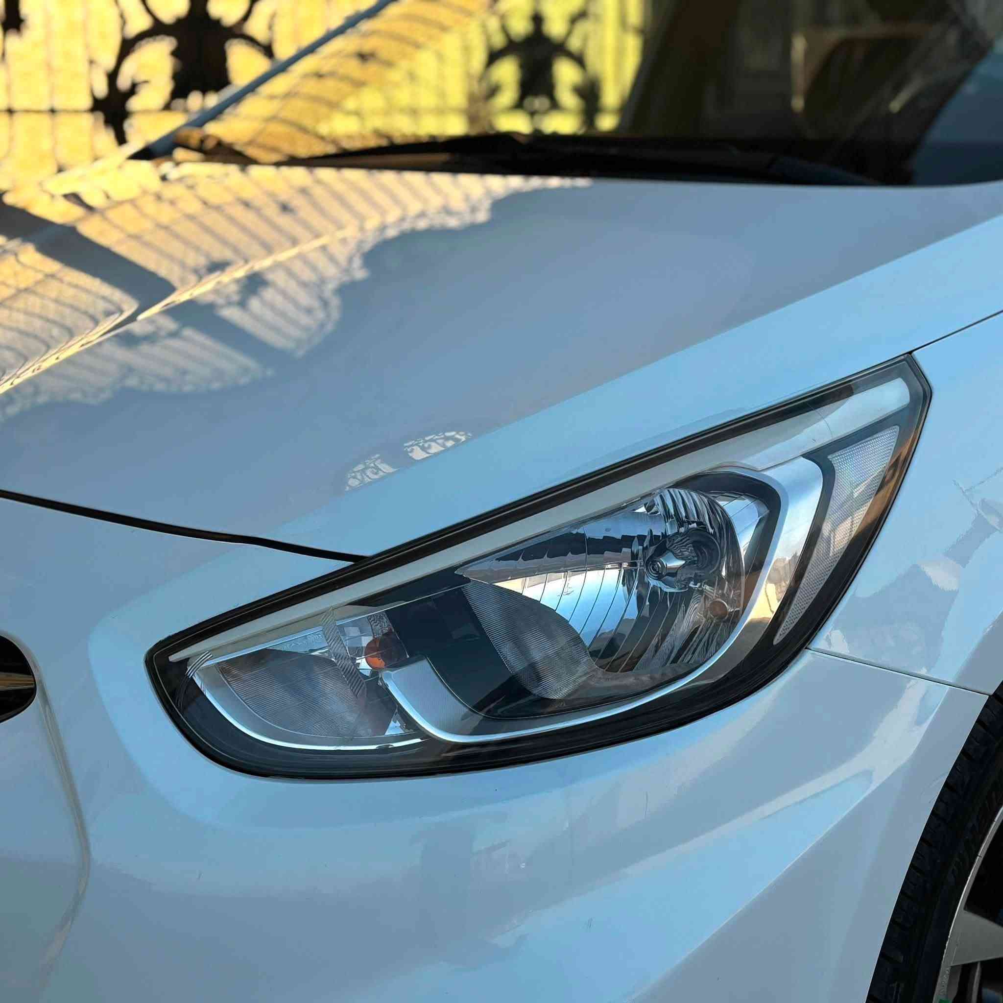 للبيع Hyundai Accent
هونداي اكسنت 2016 بحالة الوكالة
رقم كربلاء الدولي الجديد مع سنوية وهزة جديدة باسمي شخصياً 

السيارة بدون صبغ بدون ضرر بدون تبديل
بدون بارد بدون فتح بدون حالوب
حتى الدعاميات بلاديات
(ما بيه سنتمتر بارد او صبغ) كفالة مطلقة

السيارة فول مواصفات بلو المحسن
مكينة 1600 دوش تنفس طبيعي
كير AT
فتحة
خمسة وكل كب
داخل مطعم بكاربون فايبر الاصلي
شاشة كامرة اصل بلاد شركة
اربعه دسك
ABS
نظام ال ECO
ثلاجة بالجكمجه
سويج شخاطة
اشاير بالمري

محرك + كير وضع البلاد والشركة بدون فتح 

الحدادية بدون نقص برغي 
كهربائيات وضع الشركة ما ملومسات

تبريد ثلج ثلج 🧊 🧊 
تدفئة شغالة 
السيارة مابيه شي مو شغال ولا نقص برغي واحد
داخل وخارج وضع شركة

مع السيارة كتلوكات +سبير + سويج احتياط  +عدة الشركة كاملة

السعر 116 قفل قفل

مكاني بابل الحله

للاستفسار الاتصال على الرقم 
***********
