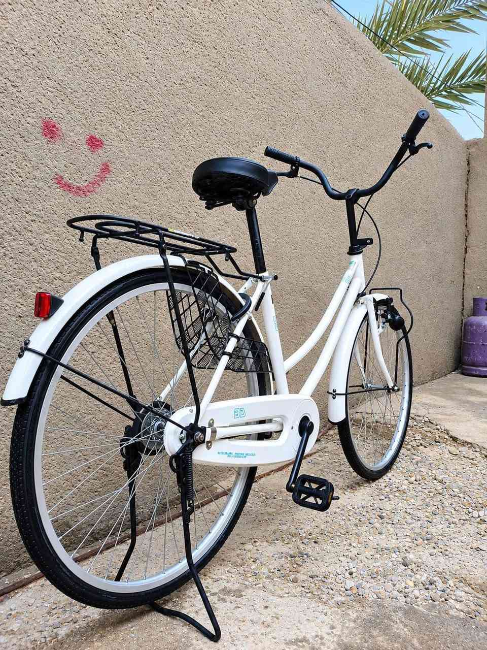 🚲 بايسكل للبيع – نظيف ومرتب
السلام عليكم 
بايسكل أبيض وكاله جديد 2026 مثل ما واضح بالصور
💰 السعر: [125]
بي مجال قليل للتواصل ***********
