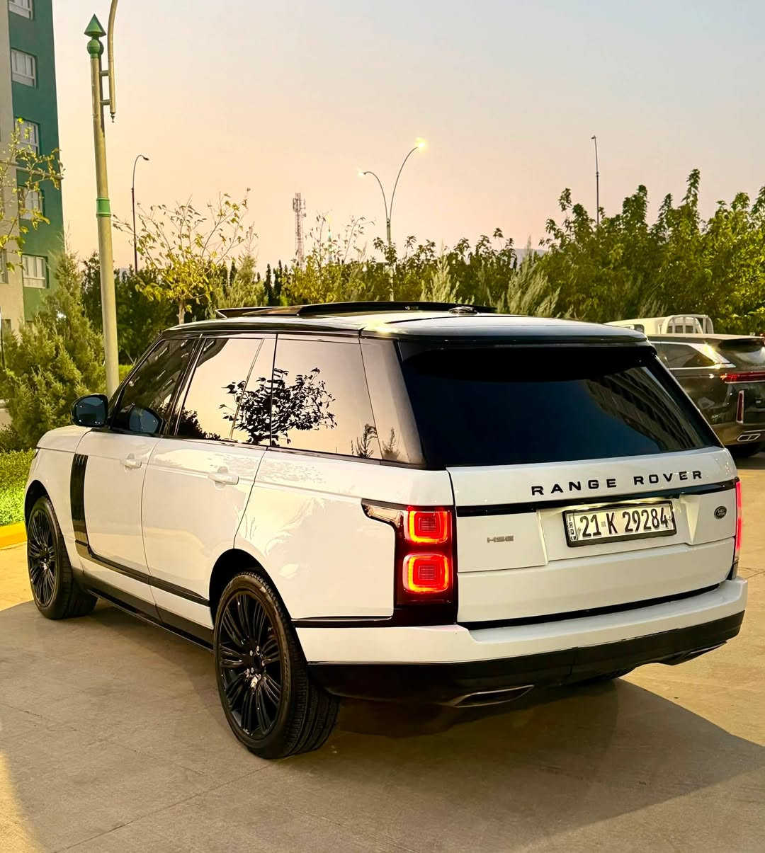 Range Rover Vogue 2016
کورسییەکانی پێشەوە و پشتەوە  کارەبایی 
▪️ کورسییەکانی پێشەوە و پشتەوە گەرمکەرەوە
▪️ سوکان هیتەر و کروز کۆنترۆل و تەحەکوم 
▪️ شاشەی ناوەڕاستی گەورە
▪️ سیستەمی مۆسیقا و کۆنترۆڵی دەنگ
▪️ تەبریدی  ئۆتۆماتیک و کۆنترۆڵی گەرمی
▪️ کامێرای دواوە و  پێشەوەو ۳٦٠
▪️ کۆنترۆڵی خێرایی 
▪️ ئاوێنەکانی  رادارو هیتەر و کارەبا
▪️ گیربۆکسی ئۆتۆماتیک
▪️ سیستەمی 4×4 مۆدی لێخورینی ٤ مۆد
▪️ ویل و تایەکانی جوان و گەورە
▪️ ناوەوەی فراوان و زۆر ئارام
 ناوەوە و دەرەوە زۆر جوان و پاک ماوتەوە  هەمو گیانی بەشەرت 
📍 ڕۆشتوو:95km هەزار کیلۆمەتر
💰 نرخ:235 $💵وەرەقە
سەیارەکەتەنها ١ پارچەی بۆیاخە
📞 بۆ زانیاری زیاتر و بینینی سەیارەکە، پەیوەندی بکە.
ژ.م ***********
