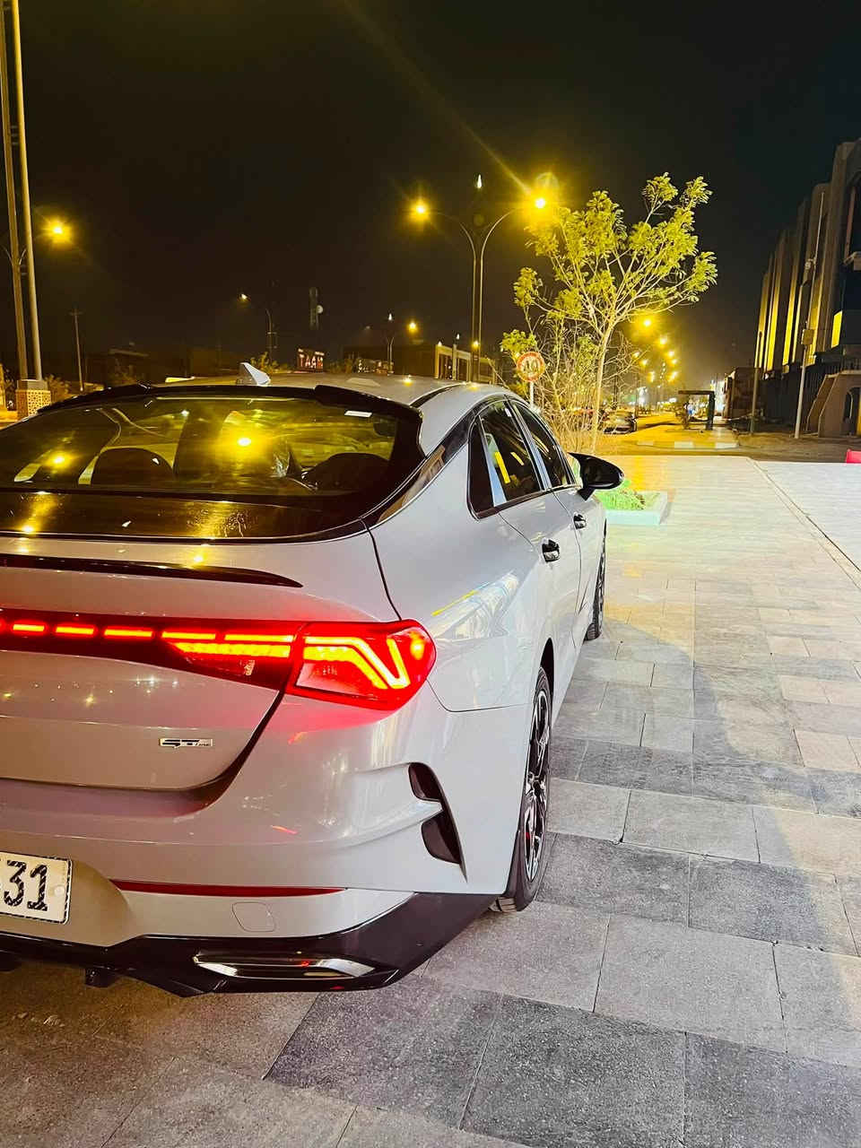 السلام عليكم
كي فايف 2024 لون اسمنتي  
رقم بغداد حره تحويل 
وارد امريكي 
محرك 1600 تيربو   
ماشيه  19 الف   
مواصفات فول المعروفه جيتي لاين
حادث بدون تبديل ليبل واحد
بيها طرف البنيد صبغ وداير الخلفي هم 
السعر 160 
مكاني سوق الشيوخ 
***********
