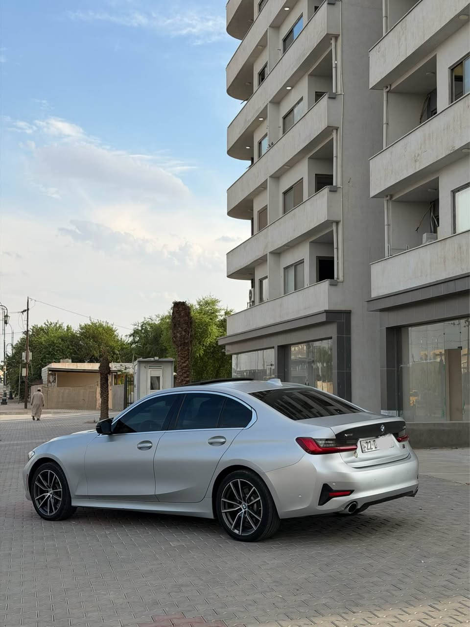 سلام عليكم 
BMW 330i 2021 Full Full 1/1 
فول فول نەقسی مواسەفاتی نییە 
گێج ئەلکترۆنی 
شاسە گەورە 
دەبڵ دیجیتاڵ 
سڵاید 
داتاشۆ مواصفاتي دياره 
شرط كير و مكينه له سةر شةركة ماوه 70هةزار روشتووا

PPF 
بو كراوه شازي ايش زمان 
سياره به ناو خومه كتاب جام رةش 80/100
جام پيش بولرايس 
يةك دينار برغي نوقساني نيه روني تازةش كوريومه 
ــــــــــــ
بونيت گوراوا به بيلاد سةر جاملغي بستيك بوياغه
سعر 220 گەڵا و کەمێک مەجال 🔥
شوێن كركوك يا هةولير 
____________________________________________

سلام عليكم 
BMW 330i 2021 Full Full 1/1 
فول مواصفات اخر فئه من المواصفات
گيج الكتروني 
شاشه كبير 
دبل ديجيتال
سلايد داتاشو مواصفاته معروفه 
شرط كير و محرك ع وضع شركة 
ما بي نقص برغي جاهز من كل نواحي 
وسياره مغلف ppf مع ضمان درجه اولى
جام امامي بولرايس سياره تحويل جديد باسمي 
كتاب جام تضليل 80/100 جديد صدر حداديه كله جديد
سعر 220 وبي مجال
للاستفسار اكثر خابر و تدلل
***********
*********** كركوك, العراق
