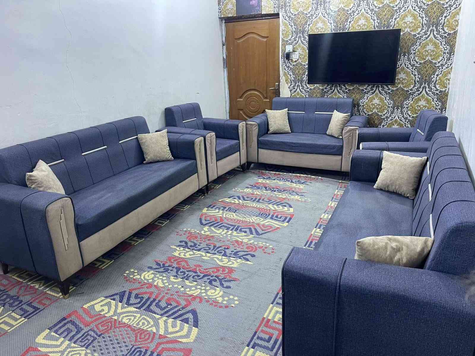تخم 10 مقاعد تكمه ستعمال قليل اخو الجديد ب225 قفله 
***********
