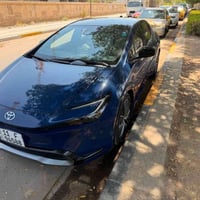 تويوتا بريوس 2024 xle فول موصفات ١/١  بانوراما  محرك ٢٠٠٠ هايبرد  جنطة...