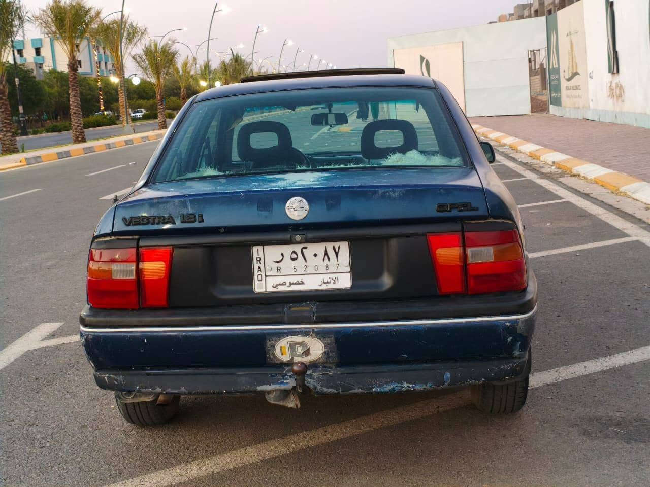 ئۆپڵ ڤیکترای سنوق
مودیل 1993ی سلایتە 
مەکینەی 18گێر عادیە مەرغوب 
گێڕو مەکینەی بەشەتە 
سەنەوی کارتونیە سیارەکە لە 2005لای خۆمانە سیارەی مەعرەز نیە 
سنوی و حاسیبەو ئەولیات و ماڵی مەدەنی و موس و براوەی بەشەرتە
تەقەو رەقەی نیە 
کارەبای کامل ئیش ئەکات 
گێجەکانی ئیش ئەکات 
هەوای گەرمی ئیش ئەکات 
جوار تایەی لوک لوکی لەسەرە 
دەعم و لیدانە و قەرجیشی نیە 
سعرەکەیشی خوار هەمو بازارە 
19گڵا و مەعامەیە کەمی تیایە 
شوین کلار  ماڵی دۆستە و 
سیارەیە جاهیزی بی مەسروفە 
ژ.م ***********
