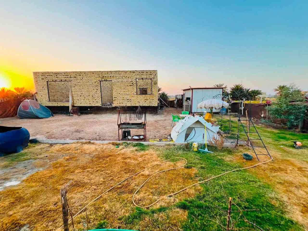 #هيكل مع عرصه_للــبـيــع  🏡   🏡 #الموقع الديوانية    قرب بانزيخانة الشموس  🏡
✅ طابو زراعي 
✅ سند ،25 
✅ مداور ثاني يوم  باسم المشتري 
📍 الموقع: مجمع الامير السكني 
📐 المساحة: 400 م²
🏗️ البناء: 2026  – )
يتكون الهيكل  من:
غرفة نوم  طول 8 وعرض 5 
صاله طول 8 وعرض 5 
مطبخ مفتوح ع الصاله 
صحيات
 تباع بالكامل مع الكرفان والمبرده والمولده  والشوايه مزوده بمنظومة كامرات 
——————————————-
#متابعة_الصفحة
#نستقبل_جميع_عروضكم
———————————————————
🔺#للاستفسار الاتصال   على ***********
