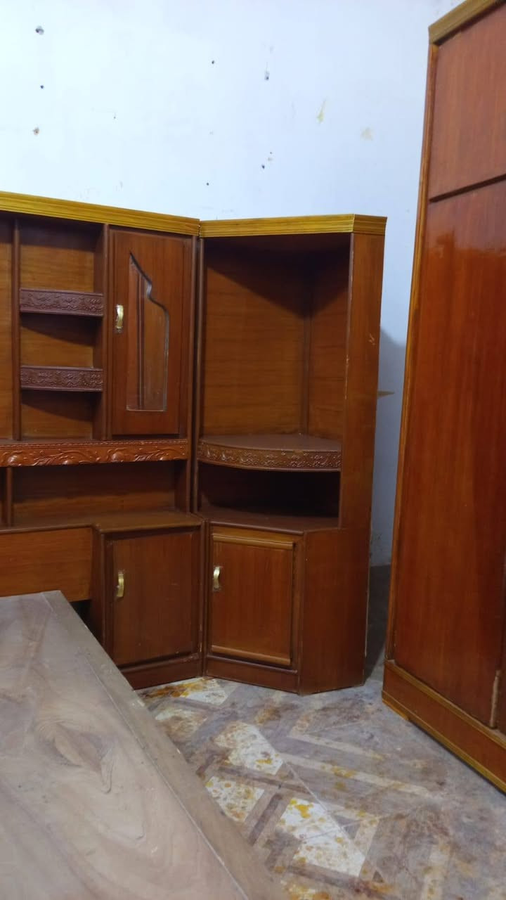 غرفه حطاطه السعر 550 وبيه مجال العنوان الرمادي الزراعة قرب الجنسيه الموحده ***********
