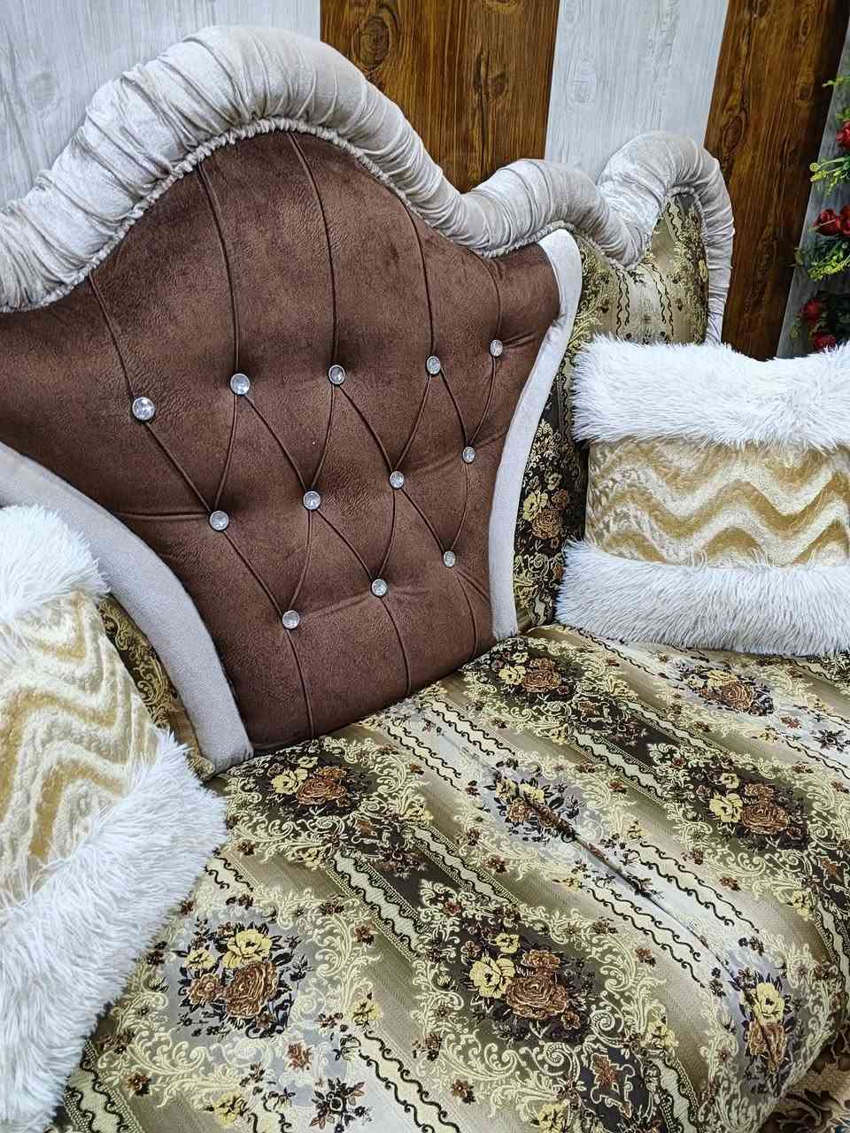 السلام عليكم تخم قنفات جدد ملكيات + طبلات عدد 5 وحده كبيرة و4 صغار + ميز بلازمة ملكي كلشي موضح بالفيديو وبعد اجدد من الفيديو ..... السعر 800 وبيهن مجال

العنوان البصرة للاستفسار ***********
