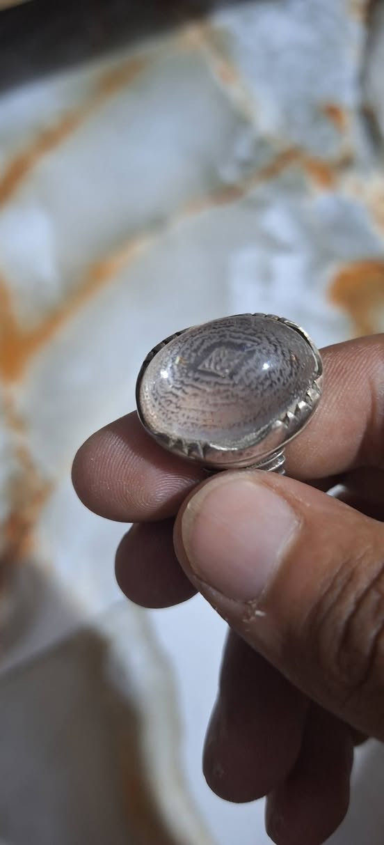 السلام عليكم
در نجفي قديم مخطوط ايه الكرسي كاملة خط يدوي   حجره وسط فضه عراقي السعر خاص ***********
