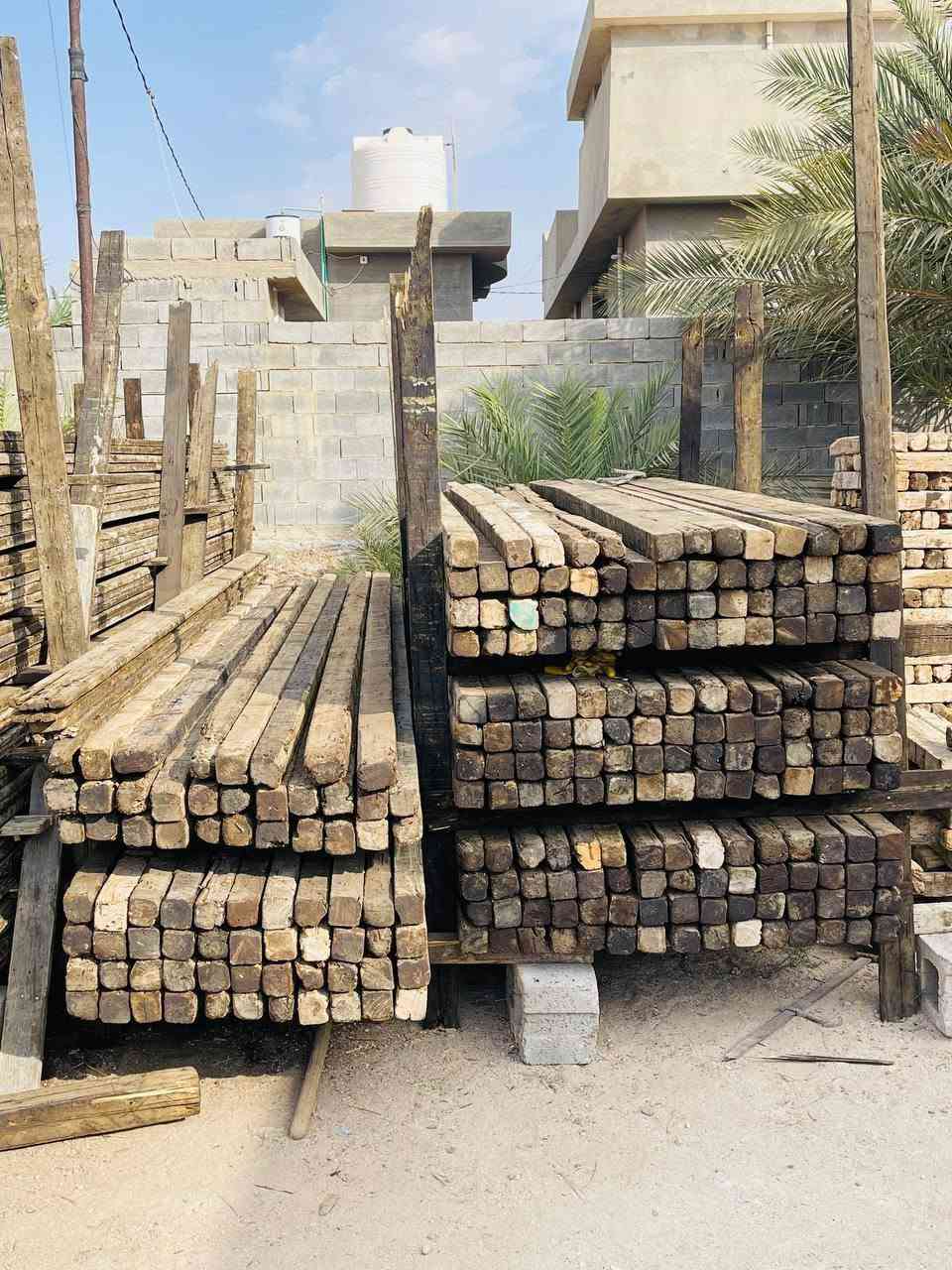 اسلام عليكم
قالب خشب للبيع يدك 400متر 
عدد جكات 375 كلهن حاضن 
عدد 18 مكعبه 
بيه لوح اربعه عدد 8
حمال اربعه متر عدد 1.5
سير ثلاث أمتار اكثر من 3 مكعبات 
لوح ثلاث أمتار عدد 1.5
لوح من 3.20 إلى 3.70 عدد 1 مكعبه
للاستفسار  ***********
