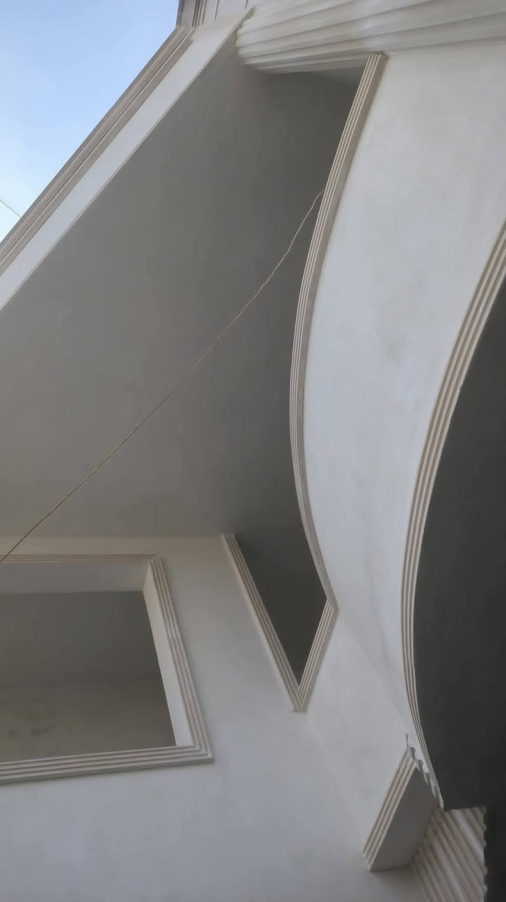 سلام عليكم اخوتي نشتغل جميع مناطق بغداد كادر لباخين ابو علي الفلوجي واجهات مساطر فوم كلشي يخص لبخ نشتغله حاليآ متفرق للعمل وهذا رقمي  بي وتساب***********
