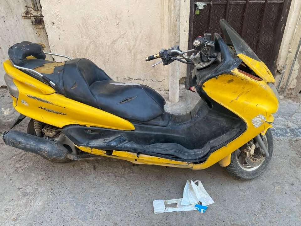 ماجستا كوم حديد شغاله بس باتري كاعد أبيع كوم حديد ب٢٢٥ رقم ***********
