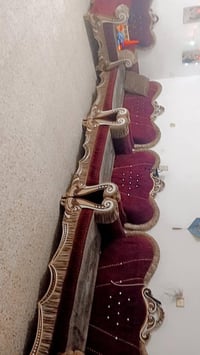 تخم عشر مقاعد للبيع مكانه الشعب الديوان رقم هاتف 07723177102