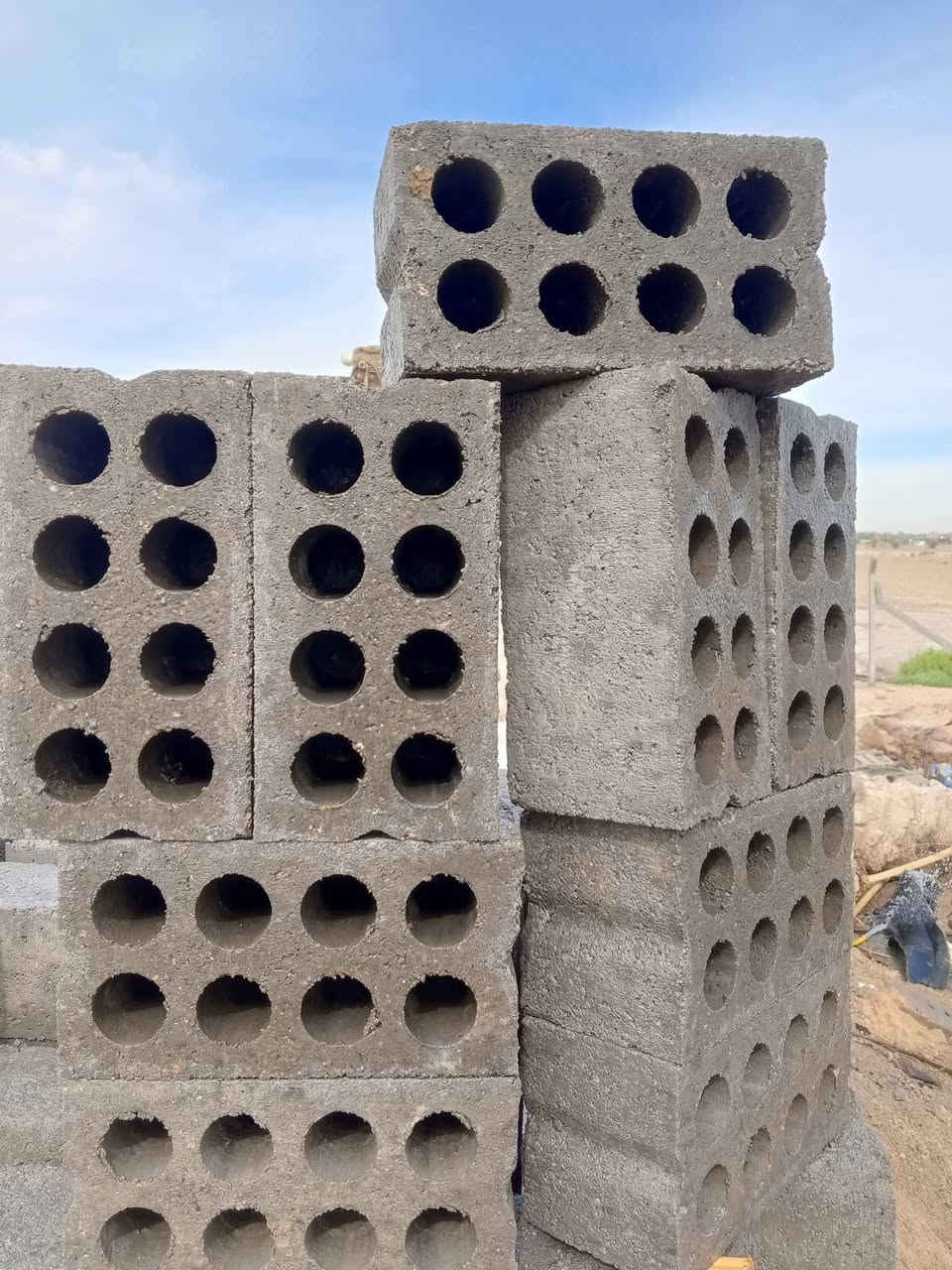 السلام عليكم بلوك بناء واصل لجميع انحاء محافظة بابل للاستفسار،،***********
