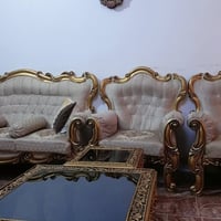 تخم ملكي • ١٠ مقاعد • طبلات