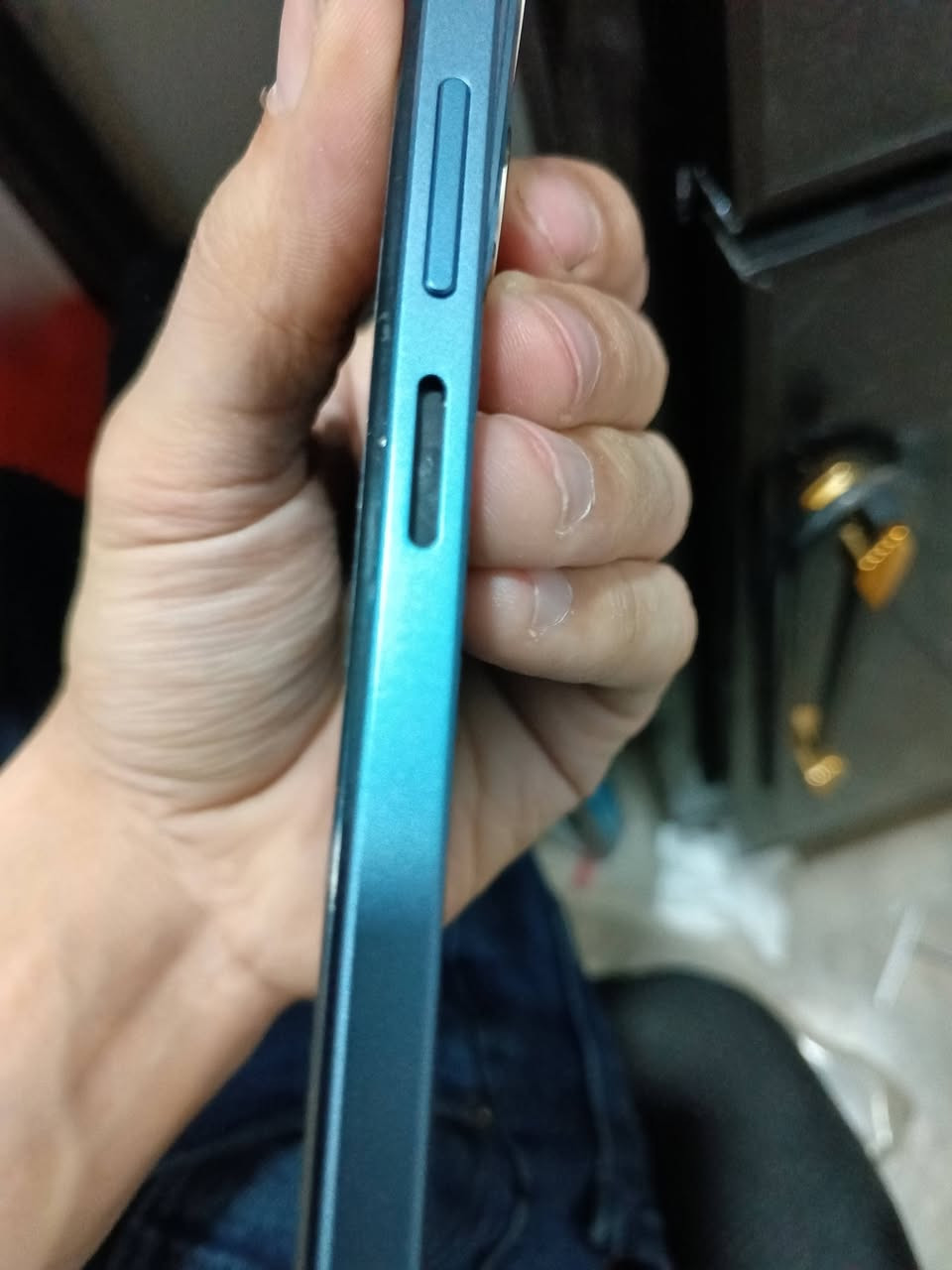 موبايل رلمي C63
الذكره 128
السعر 80 الف 
بس دكمه الباصمه ضيعه و البقي كله نضيف

التواصل وتساب ***********
