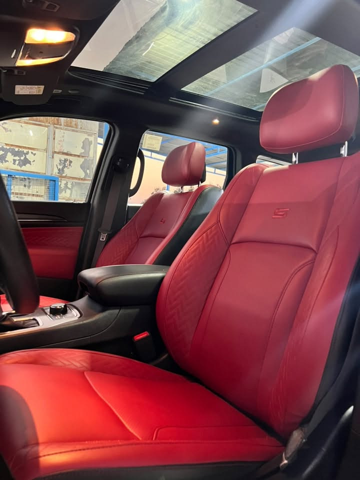 السلام عليكم 
Jeep s 
جيب اس موديل 22 وكالة هارلم مكفولة كفالة عامه 
رقم اربيل ب اسمي هزه وسنوية جديدة 
ماشية 22 السيارة على وضع الشركة 
فول مواصفات معروفة ال اس 
مكانها بغداد الدورة *********** 
السعر 38 الف وبي مجال بسيط
