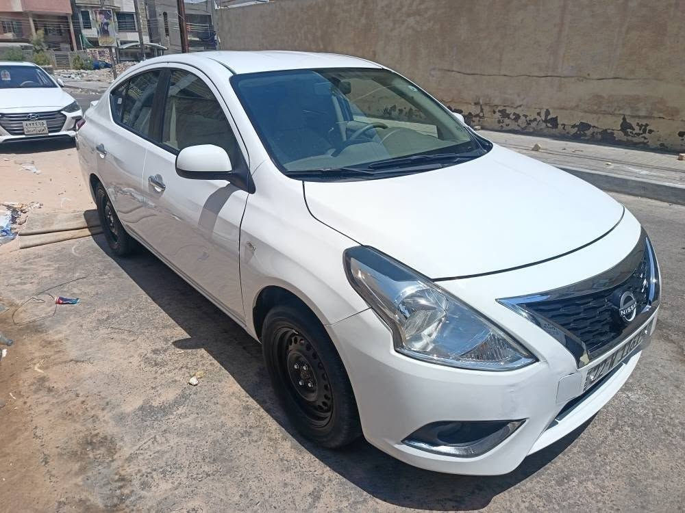 نيسان صني هندي مديل 24 ماشيه ٣٤ السياره جديده بيه كارت بل بنيد اشويه وبيه طبه بل كير بصيط السعر ١٠٥ رقمي *********** البصرة, العراق
