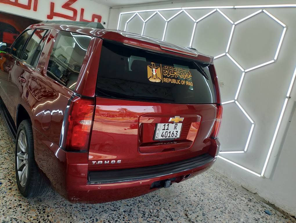 السلام عليكم 
تاهو 2016 LTZ فول للاخير 
بدون قطره صبغ 
رقم بغداد دولي بأسمي هزه وسنويه وارقام جدد 
بيه فقط بنيد من أمريكا مبدل نفس لون بدون صبغ بدون دواخل 
الايرباكات شغاله 
ماشيه 130 الف 
مكينه 5300 8 سلندر 
بدون اي كلوب بلدشبول ماكو أي عطل 
المواصفات 
فتحه 
داتا شو الكتروني
شاشه جبيره وكامره خلفيه وحساسات اماميه خلفيه 
كشنات جلد 7 راكب منفصل سياحي
كشنات ثنينهن كهرباء وتدفئه وتبريد وخزن ميموري وكشن سائق رجاج
داخل لون بيجي ومطعم بصاج ملكي
رادار امامي وتحديد مسار 
سستم صوت دمام BOSE
ثلاجه 
قاصه
صندوك كهرباء 
شاشه تاب وسطيه 
الابريك والبانزين كهرباء 
تشغيل عن بعد
اناره داخليه بلاديه بلسياره 
ويل حجم 22 بلادي الاصلي 
وباقي مواصفات معروفه 
منظومه زنون عالي وناصي 
السياره كير ومكينه وصدر وتبريد مكفولات مابيه نقص 
مكانه بغداد الكرخ 
***********
السعر 288وبيه مجال بغداد, العراق
