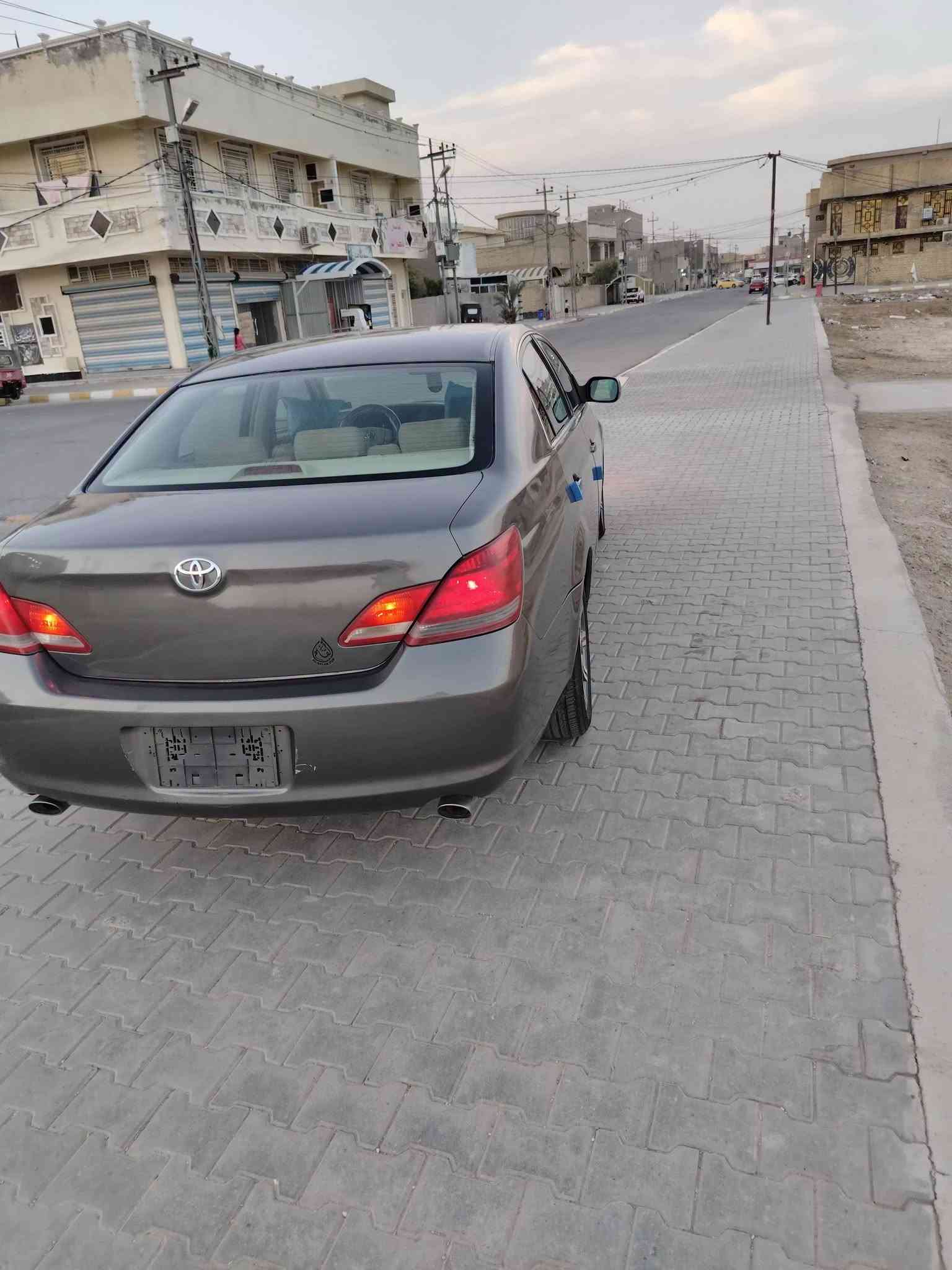 سلام عليكم
---
*تويوتا افلون 2006 للبيع - فرصة*

- الموديل: 2006
- الصبغ: عام للجمالية فقط، بدون ضربة ابد
- الحالة: كير مكينة كفالة، جاهزة بدون اي نقص
- الرقم: بابل - 4 ارقام مميز
- السيارة مضمومة مطالعة قليل ونظافتها عالية
- تحويل ثاني يوم

*السعر: 85 ورقة وبيه مجال بسيط*

العنوان: الكوت
للتواصل: [  ***********]

---

