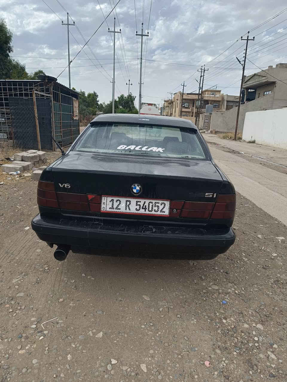 السلام عليكم
BMW1991
520i
رقم نينوى مسطرة 
محرك كبس 6 اسلندر 
كير والمحرك شرط 
السعر 47 وبي مجال بسيط 
***********+الواتساب
