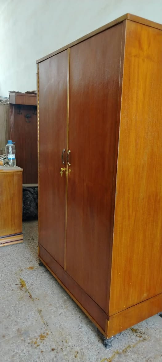 كنتور ٤ باب حطاطة السعر ١٥٠ الف كنتور ٢ باب ١١٠ الف العنوان بعقوبة كاطون جامع اسماء الله الحسنى شارع أبو رباح مزاد ابو كرار الغريباوي ***********
